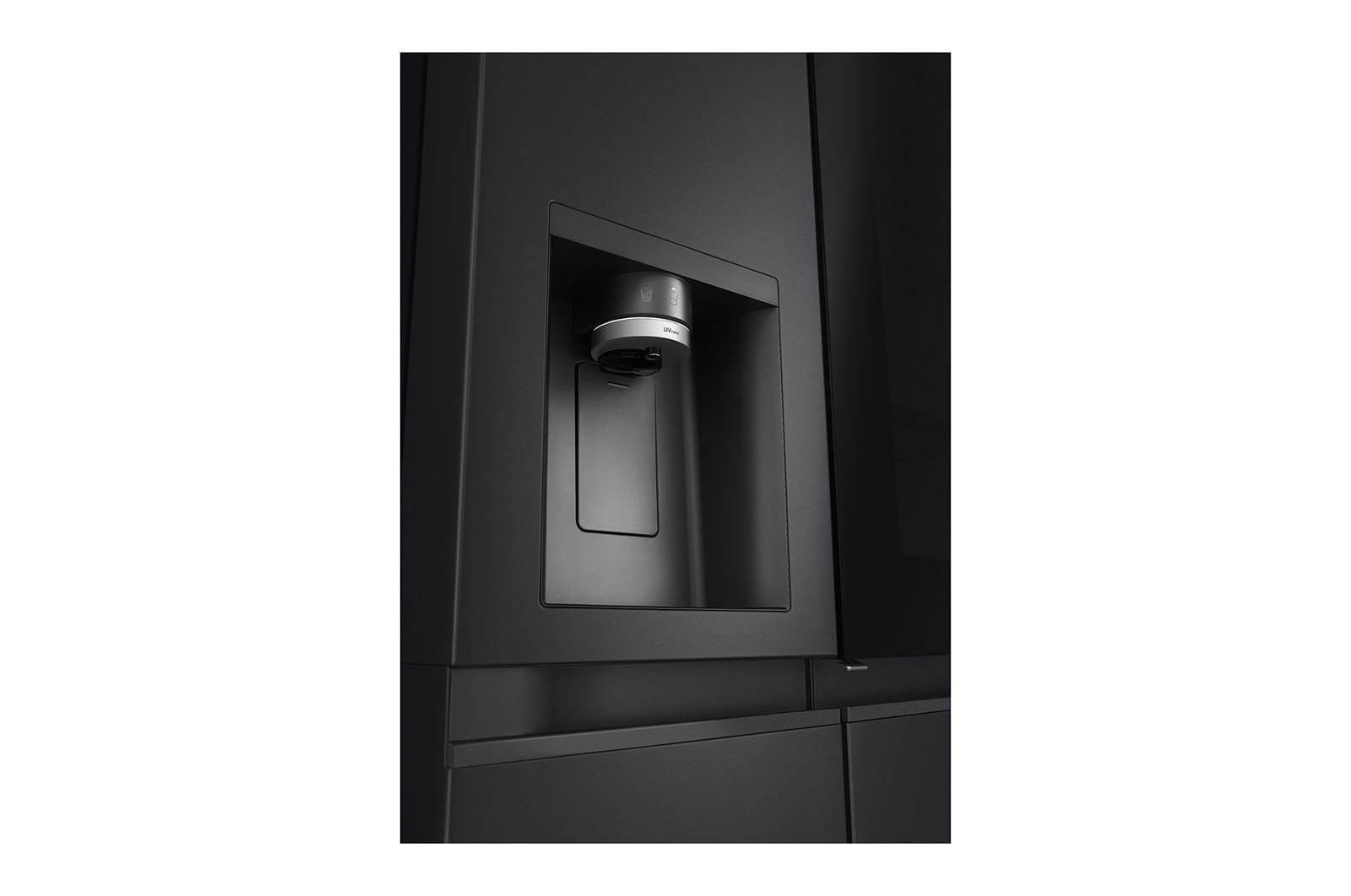 LG 628L InstaView Door in Door™ Side by Side (Essence Black), Energiklasse D, Vand-/isdispenser uden vandtilkobling, Smart Diagnosis™ med Wi-Fi, GSXE91EVAD