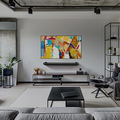 Geometrisk abstrakt maleri vises på skærmen på LG SIGNATURE OLED TV W.