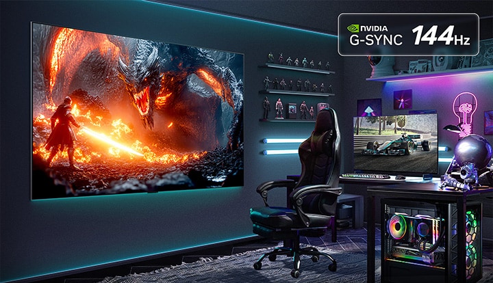 غرفة ألعاب مزودة بإعداد لاسلكي، مع تلفزيون LG True Wireless TV مُثبت على الحائط يعرض لعبة عالية الدقة. تظهر أيضًا أجهزة الحاسوب وكرسي الألعاب والألعاب الترفيهية وأضواء النيون التي تضفي أجواء مميزة. كما يظهر شعار Nvidia G-Sync وشعار 144Hz. 
