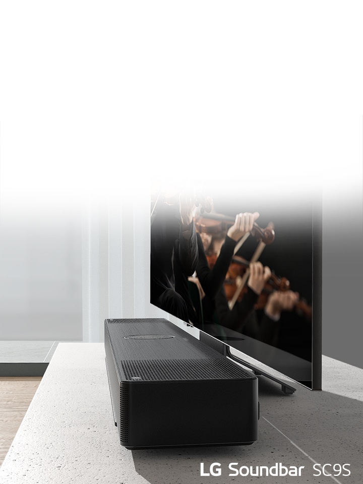 يتم تثبيت تلفزيون LG OLED C بسماعة LG Sound Bar SC9S من خلال حامل حصري مخصص	