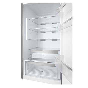 مساحة داخلية واسعة للثلاجة مع إضاءة LED وأرفف منظمة