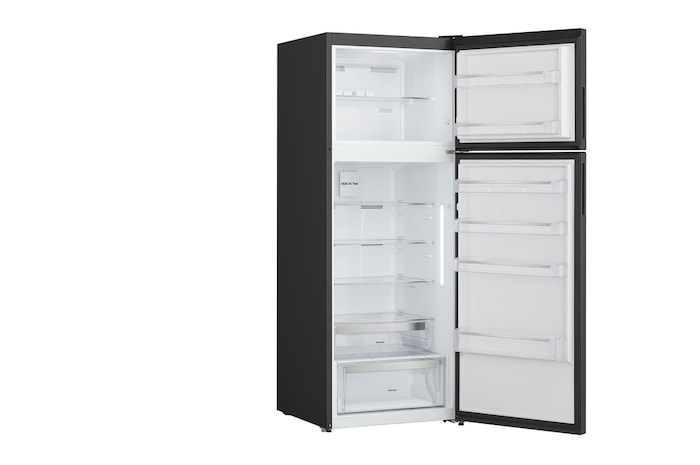 صورة خلفية للثلاجة تُظهر اللوحة الخلفية والتهوية