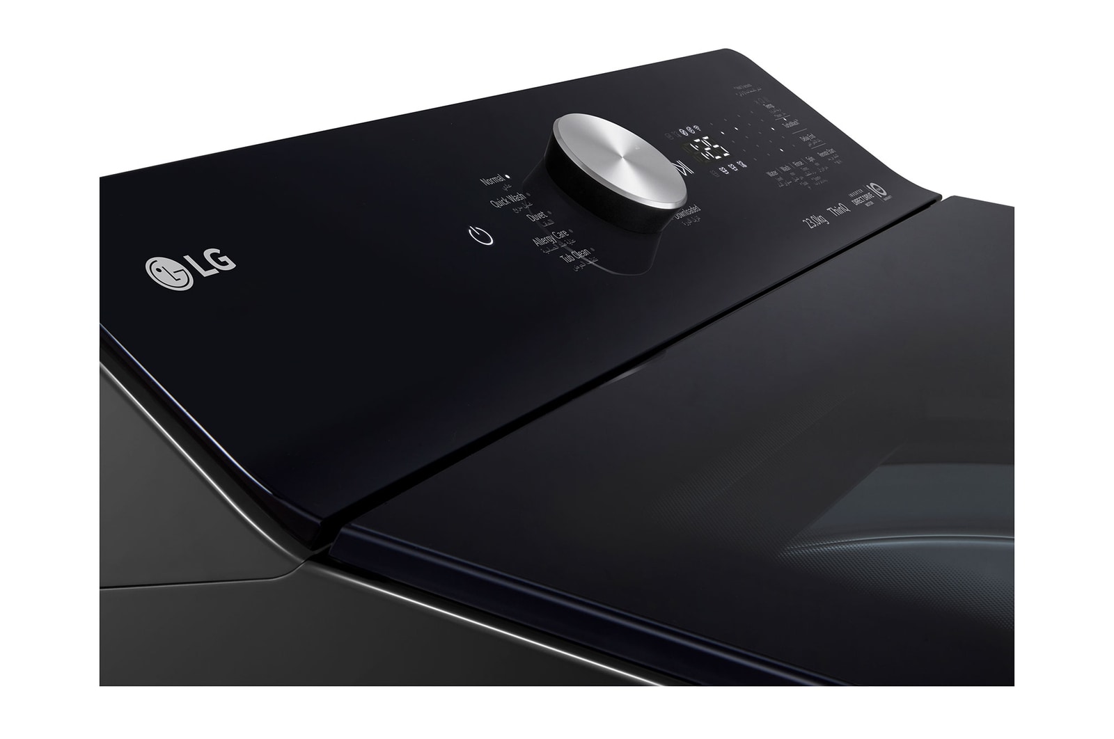 بلوزة بيج مع طبقة رقمية على غسالة LG، تمثل ميزة اكتشاف قماش عبر AI Wash.