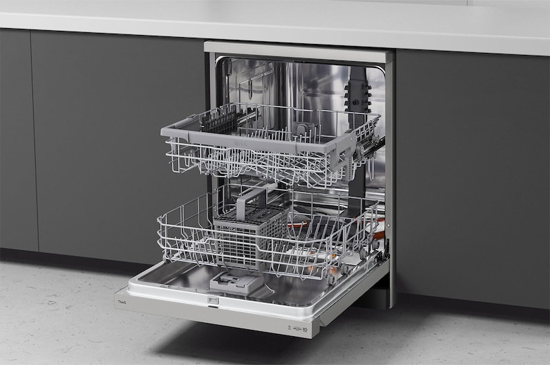 LG Dishwasher QuadWash™ Steam | Silver | 14 Place Settings, DFC532FPE