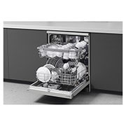 LG Dishwasher QuadWash™ Steam | Silver | 14 Place Settings, DFC532FPE