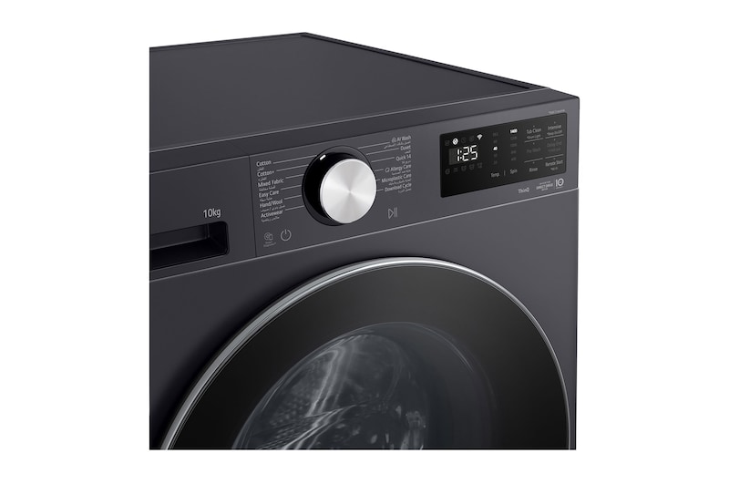 An image of spraying water onto shirts with four jets spray