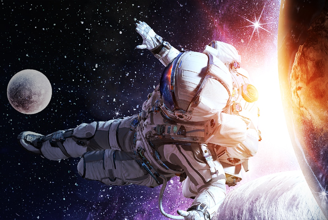 Monitor LG mostrando un astronauta en el espacio profundo ilustra la relación de contraste de la imagen.