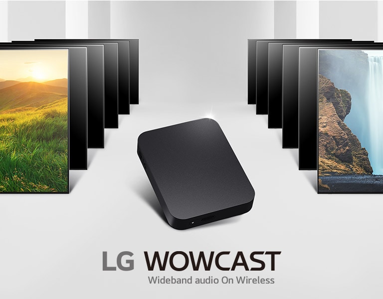 Hay varios televisores dispuestos en línea, tanto en el lado izquierdo como en el lado derecho. El producto WOWCAST se encuentra en el medio de la imgane. El logotipo de LG WOWCAST está tanto en el centro, como a la derecha, como encima del producto.