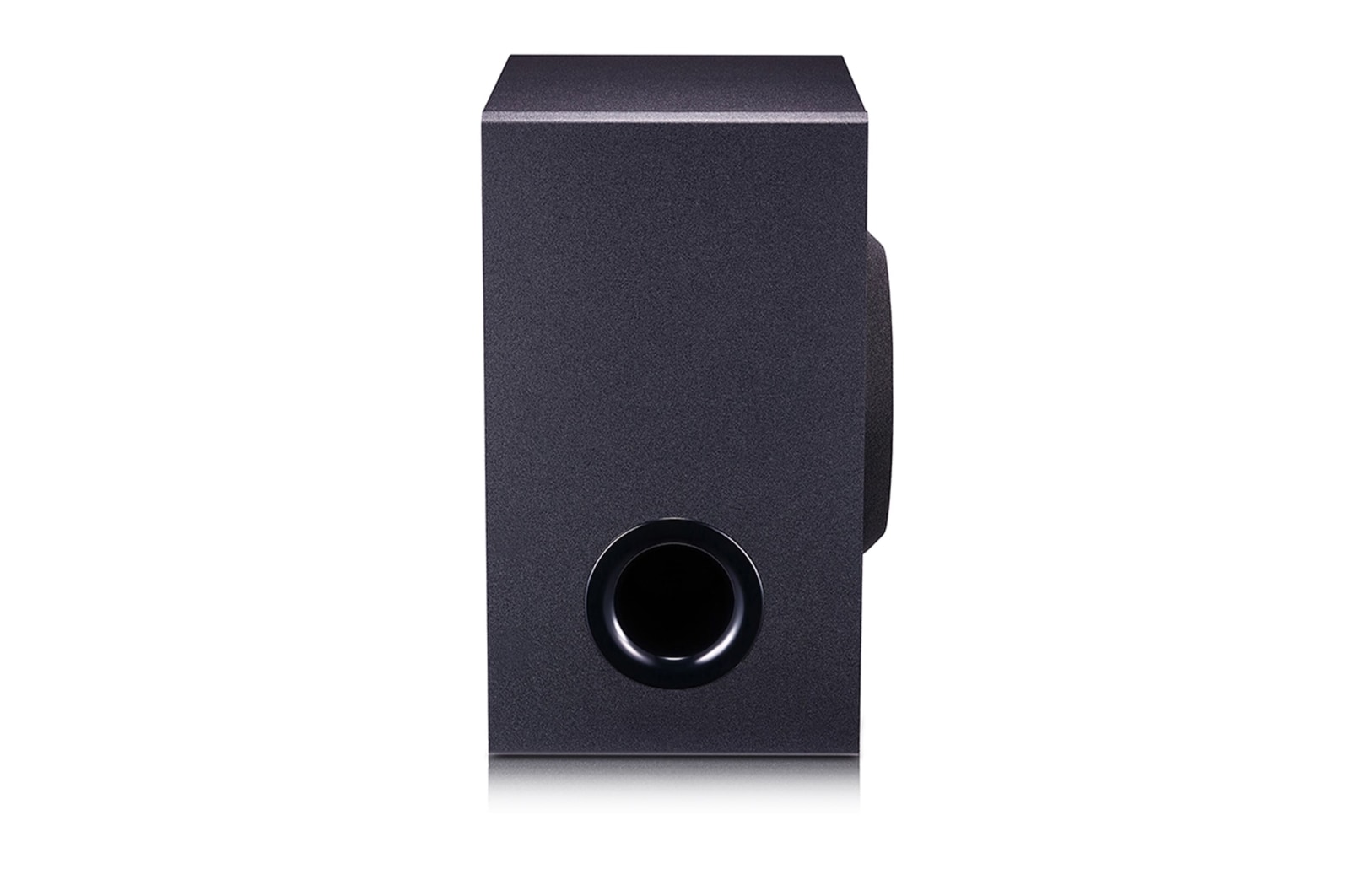 LG Barra de sonido LG SQC1 con 160W de potencia y 2.1 canales. Sonido envolvente Dolby Digital con bajos potentes. Conectividad Bluetooth, USB y entrada óptica. Completa tu televisor , SQC1