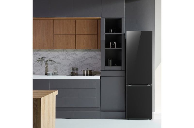 LG Frigorífico  Crystal Door Combi 2m, Clasificación D, capacidad de 419l, Negro mate, GBB72BM9DQ