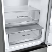 LG SERIE 500  Door Cooling+, 1,86  m, Clasificación D, capacidad de 374 l,  Inox antihuellas, GBV5140DPY vista frontal ladeada, GBV5140DPY