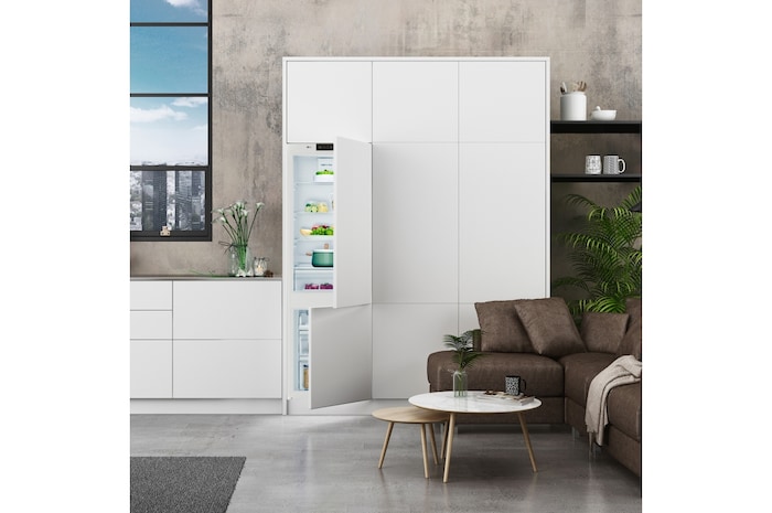 LG Frigorífico Combi Integrable  1,77m, Clasificación energética E,capacidad de 242l, No frost - Integrable, GNM12VWHN