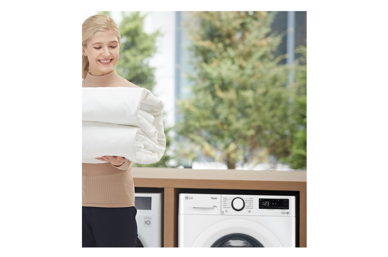 LG Lavadora inteligente AI Direct Drive TM, 8,5kg, 1200 Clasificación A, Blanca, Serie 305, F2WV3058N3W