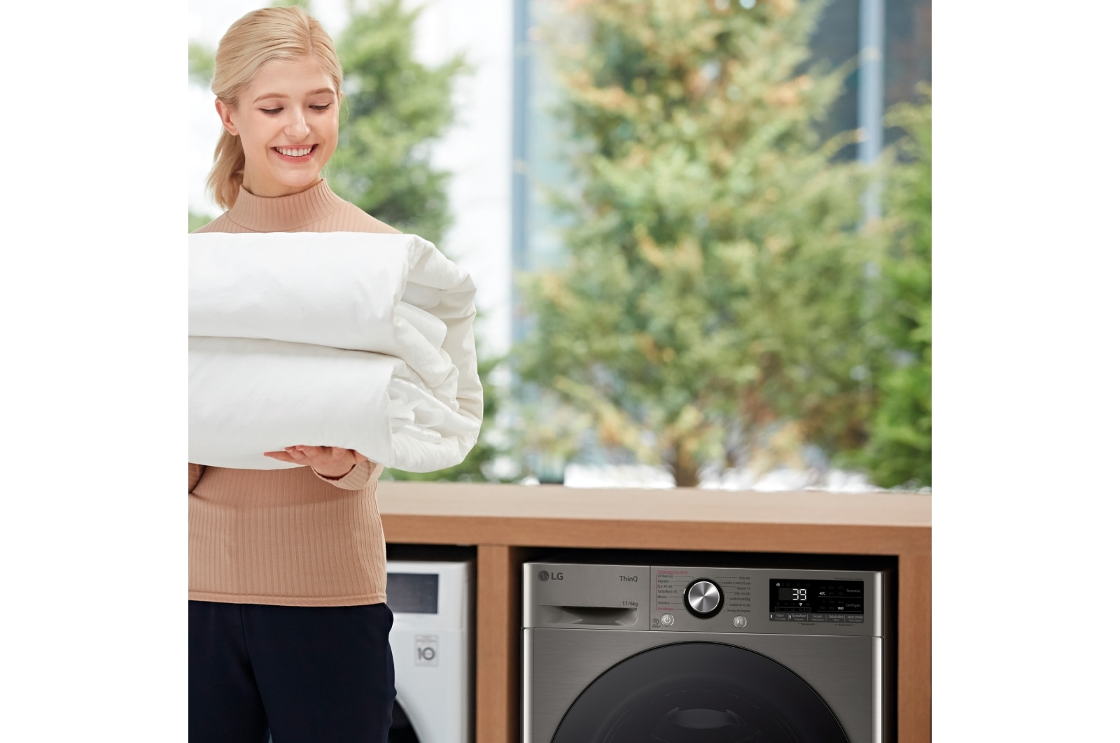 LG Outlet Lavasecadora inteligente AI Direct Drive TM, Turbowash 360º, 11/6kg, 1400rpm, Un 10% más eficiente que A(lavado) /D(secado) Inox antihuellas, Serie 700, F4DR7011AGS.OUTLET
