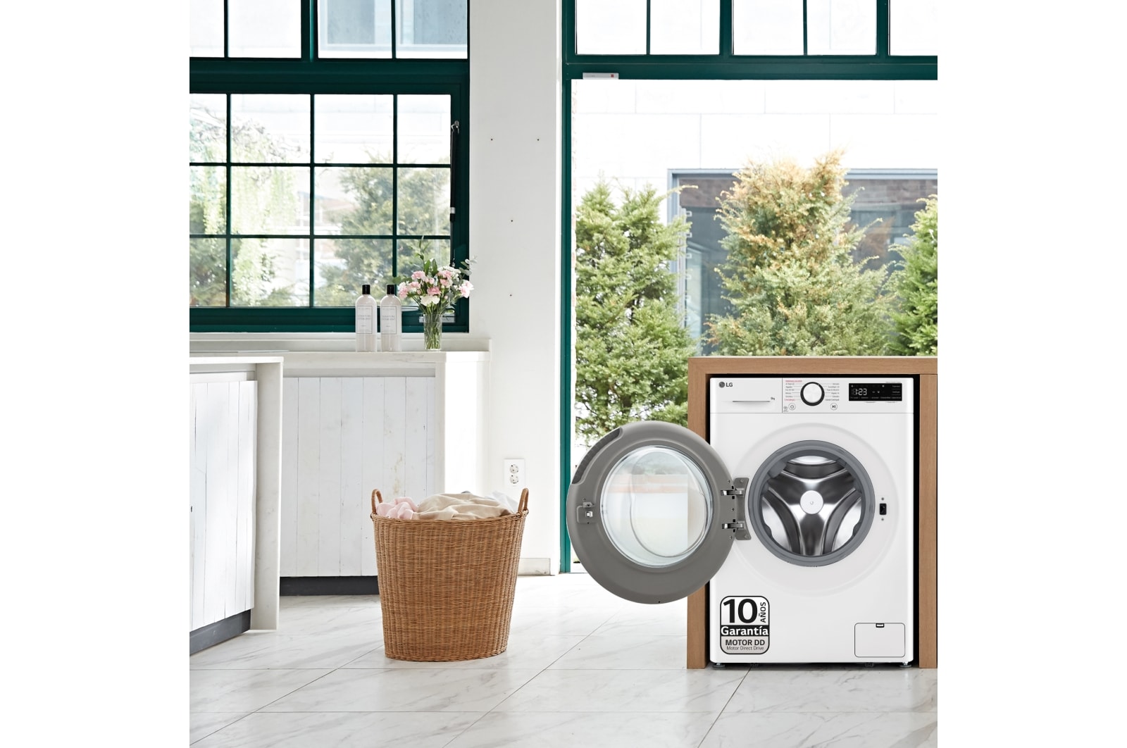 LG Lavadora inteligente AI Direct Drive. TurboWash 360º, Vapor,  9kg ,  1400rpm Un 10% más eficiente que A, Serie 600, F4WR6009A0W