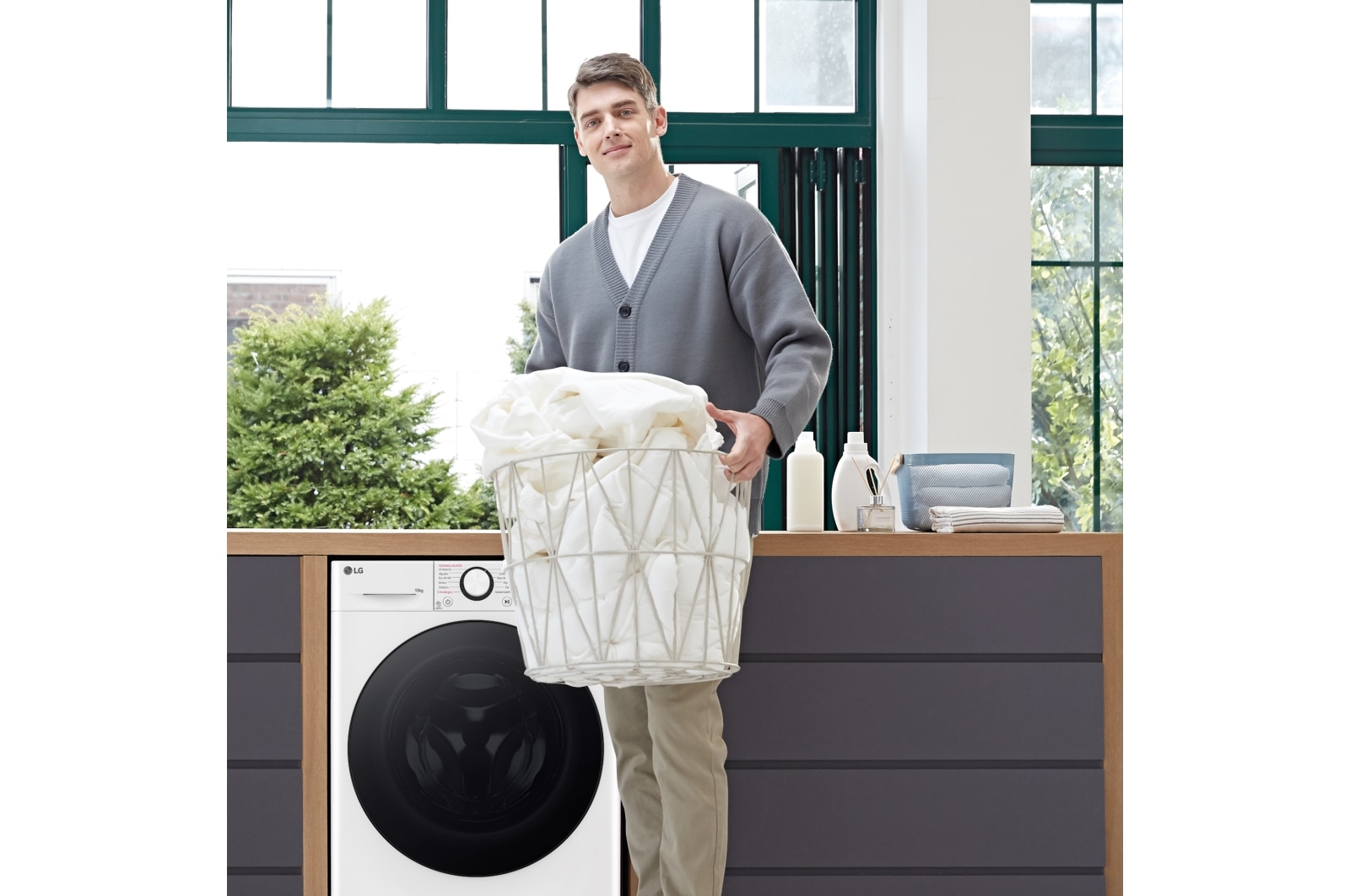LG Lavadora inteligente AI Direct Drive. TurboWash 360º, Vapor,  10kg ,  1400rpm Un 10% más eficiente que A, Serie 600, F4WR6010AGW