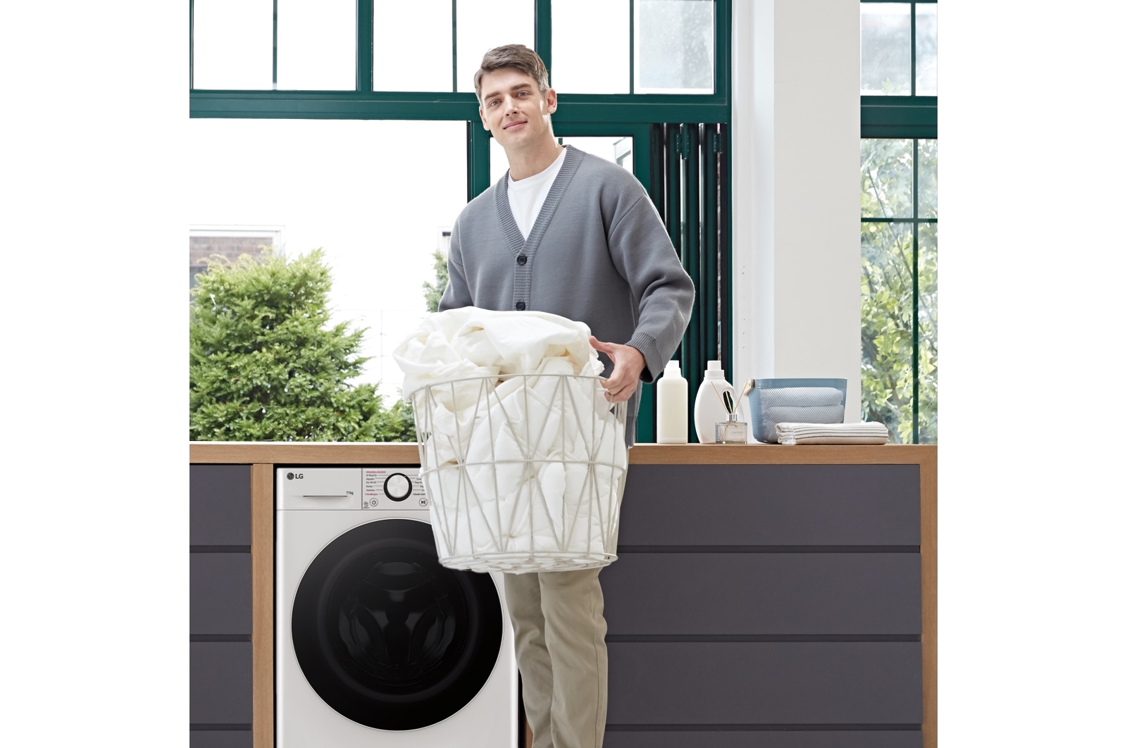 LG Lavadora inteligente AI Direct Drive. TurboWash 360º, Vapor,  11kg ,  1400rpm Un 10% más eficiente que A, Serie 600, F4WR6011A0W