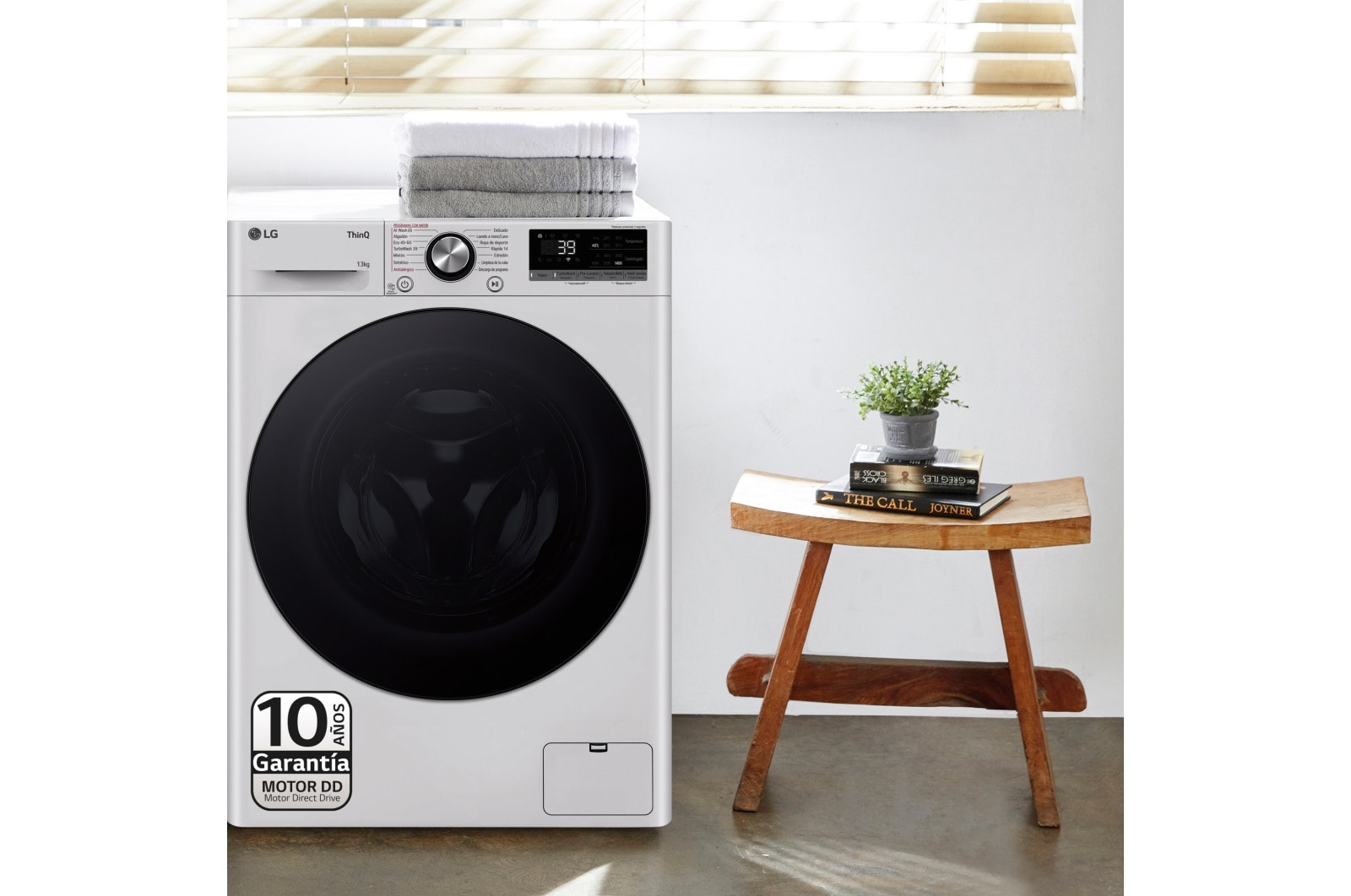 LG Outlet Lavadora inteligente AI Direct Drive. TurboWash 360º, Vapor+, 13kg , 1400rpm.Un 20% más eficiente que A, Serie 700, F4WR7013AGW.OUTLET