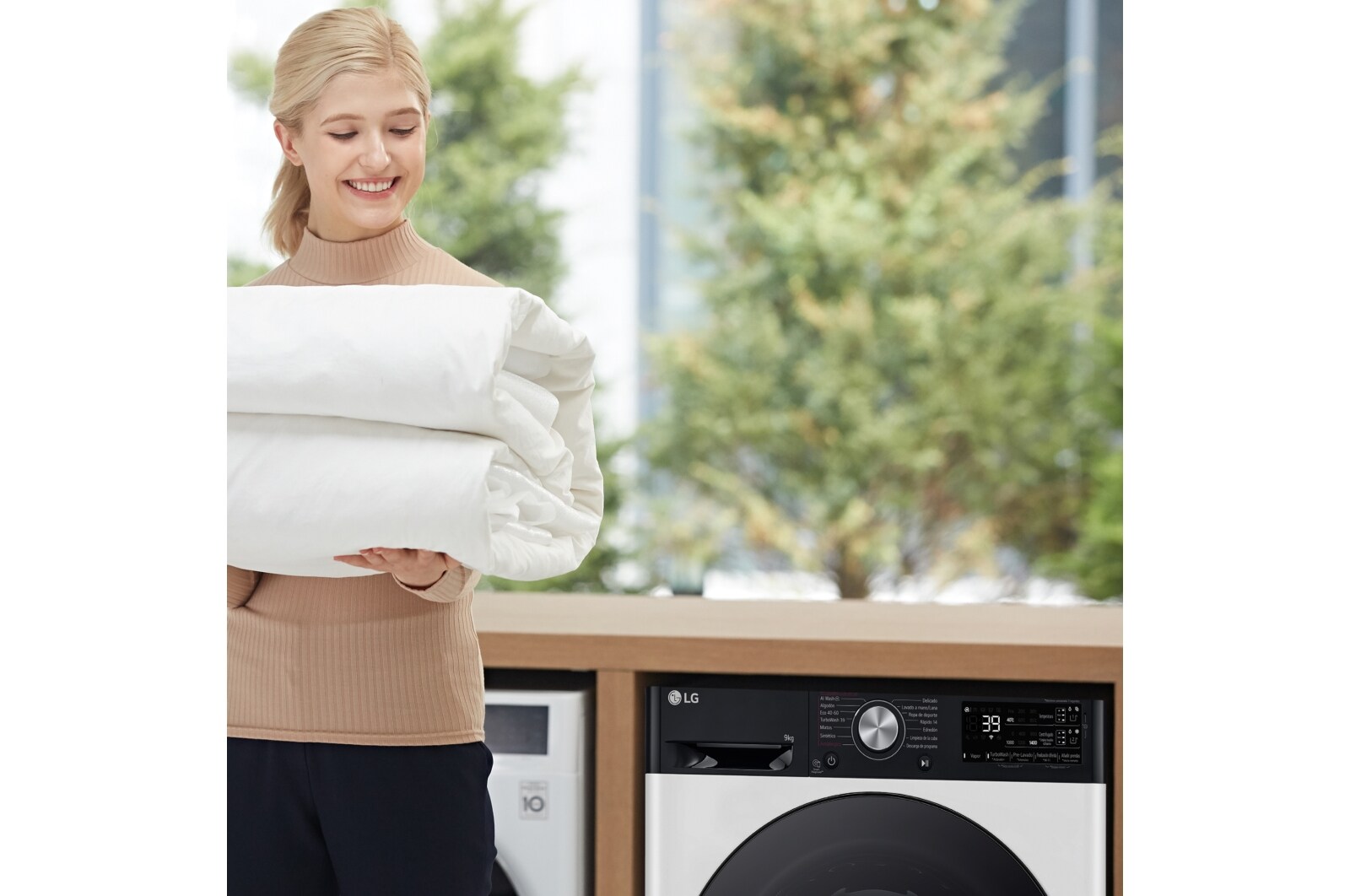 LG Outlet Lavadora 9kg 1400rpm , Un 10% más eficiente que A, TurboWash 360º- Dosificador automático detergente, F4WR7509AGH.OUTLET