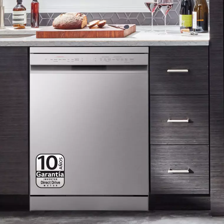 LG Lavavajillas LG QuadWash™, TrueSteam, Inox Antihuellas, clasificación D, tercera bandeja cubiertos, con lavado a vapor, DF243FVS.APYQEES