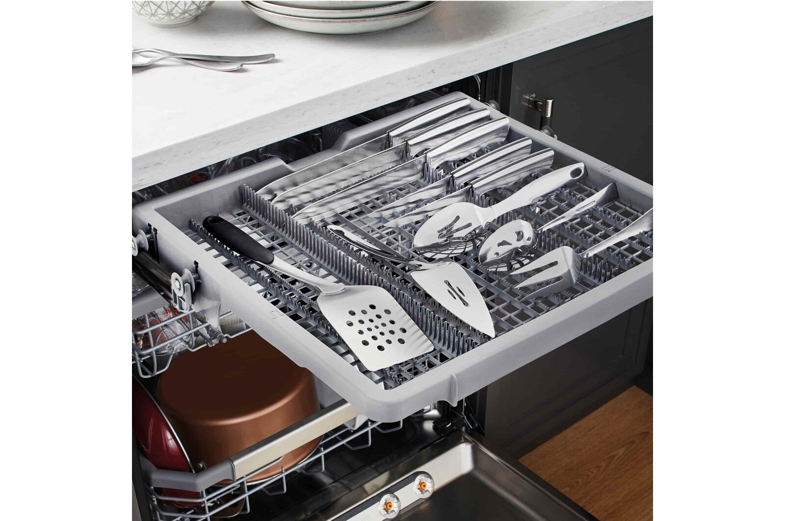 LG Lavavajillas LG QuadWash™, Inox antihuellas, clasificación E, y tercera bandeja , DF325FP