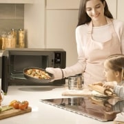 LG Microondas Grill Negro Smart Inverter 1000W de 23 litros, MH6336GIB