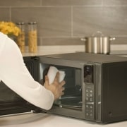 LG Microondas Grill Negro Inverter 1000W de 25 litros, MH6535GIB