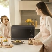LG Microondas Grill Smart Inverter 1000W de 25 litros, Acero negro, MH6565CPW