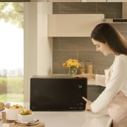 LG Horno Convección Microondas 4 en 1  Smart Inverter, con función freidora de aire,  color Negro 1100W de 39 litros, MJ3965BPS