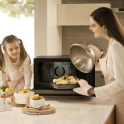 LG Horno Convección Microondas 4 en 1  Smart Inverter, con función freidora de aire,  color Negro 1100W de 39 litros, MJ3965BPS