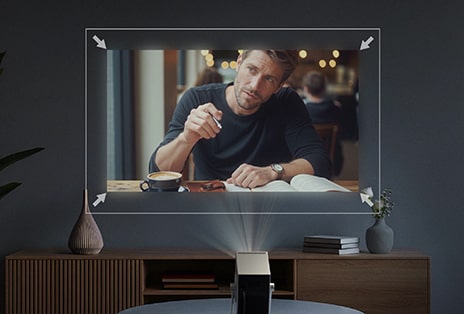 Vídeo del proyector LG CineBeam Q con la función de escalado y desplazamiento de pantalla.