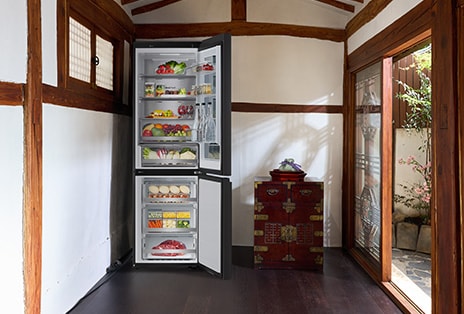 Refrigerador colocado en una cocina.