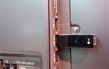 inserción del USB en el televisor