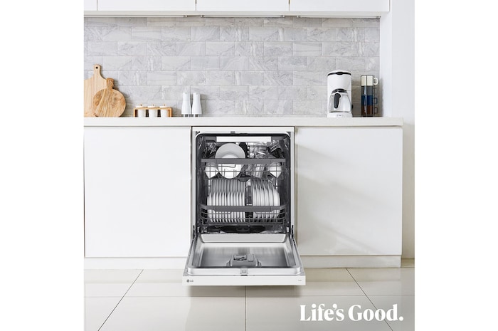 LG Lavavajillas blanco LG QuadWash<sup>TM</sup>, Direct Drive , C, con tercera bandeja, DF355FW