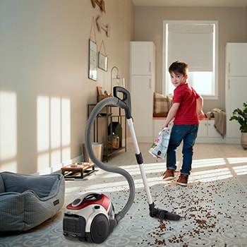 LG Aspirador sin bolsa  650W con sistema de compresión de polvo LG Kompressor, rojo, VK8506NHAG