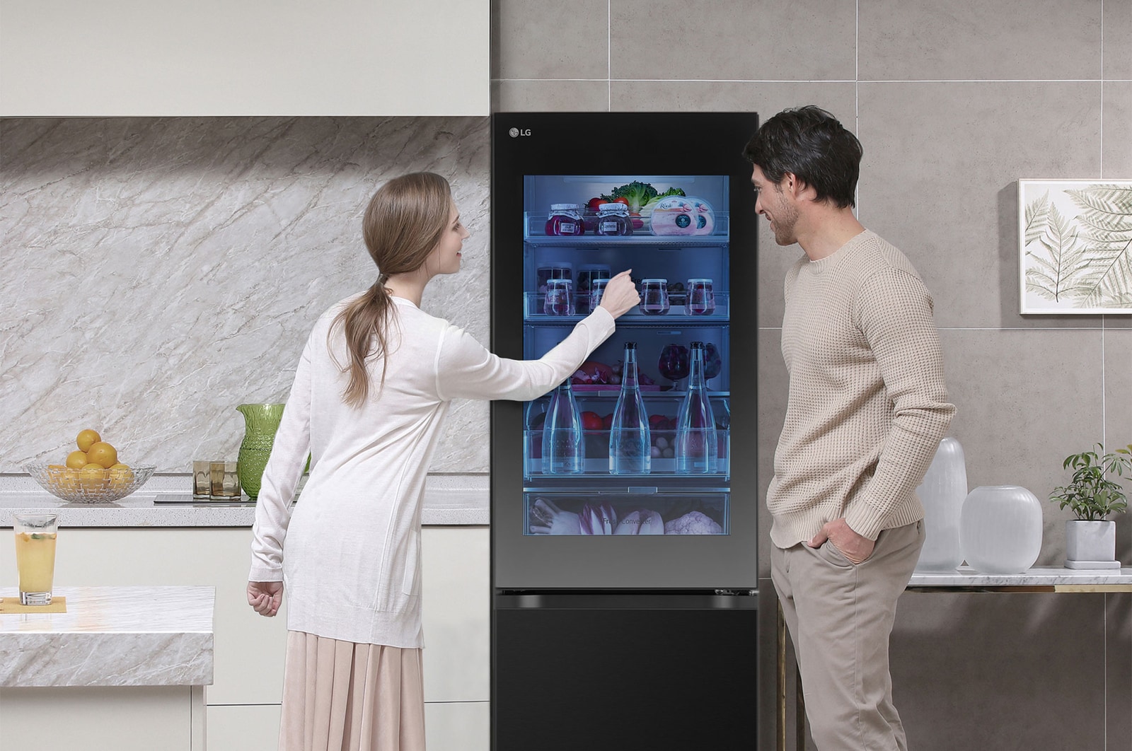 LG Outlet Frigorífico Combi Instaview  Door Cooling+, 1,86 m, Clasificación C, capacidad de 352 l,  Acero negro grafito, GBG5160CEV.OUTLET