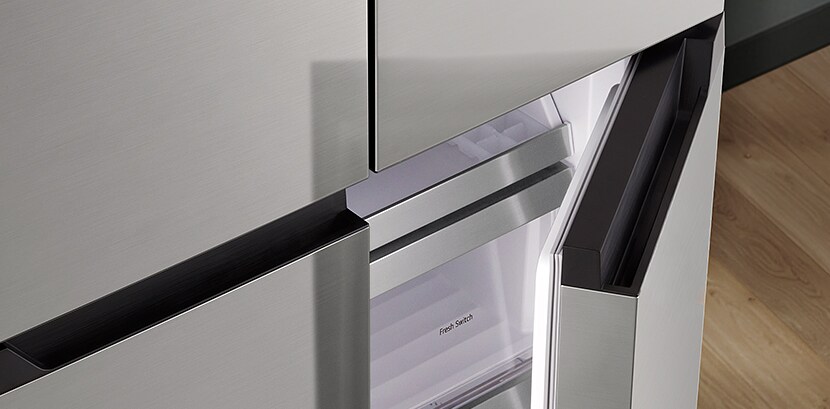 The front view of the metallic Metal Fresh panel with the "Metal Fresh" logo showing. 