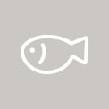 A la izquierda, se muestra un gráfico circular con 0 °C, mientras que a la derecha, el pescado fresco se almacena dentro de una caja Fresh Converter.