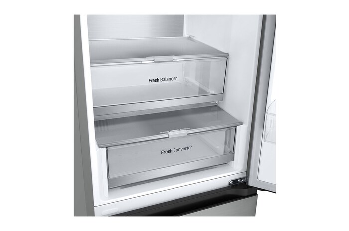 Frigorífico Combi Door Cooling+, 1,86m, Clasificación D, capacidad de 374l, inox antihuellas. Serie 700