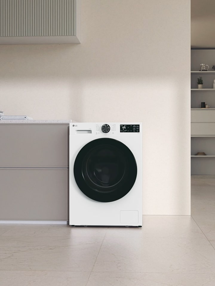 Un vídeo que muestra detalles en primer plano de la lavadora LG, como el interior del tambor y el panel de control.