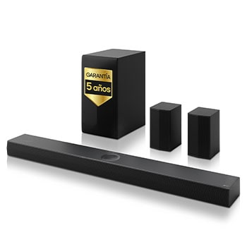 Vista frontal de la LG Soundbar S70TR, un subwoofer y unos altavoces traseros