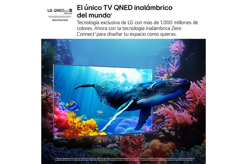 Un salón poco iluminado con una pantalla de juegos en el QNED9M. La Zero Connect Box está debajo de una mesa de centro. El texto habla sobre juegos ultrarreactivos 144Hz inalámbricos con baja latencia.