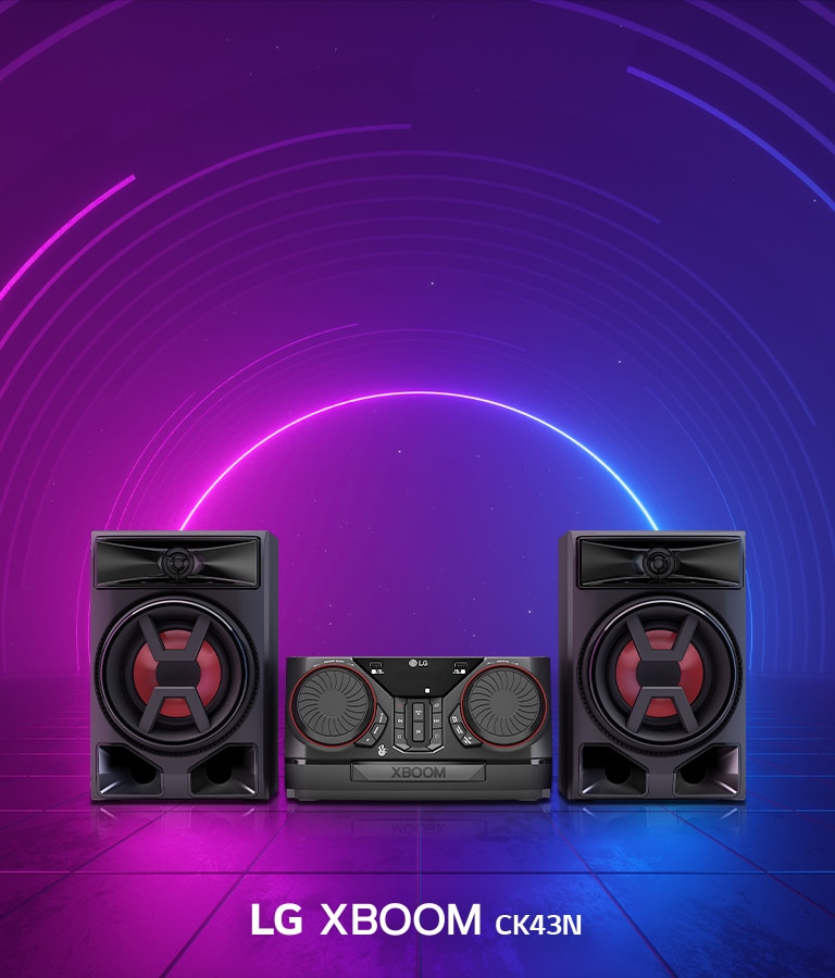 Vista frontal del LG XBOOM CK43N. Detrás, un gráfico sonoro de neón se acerca desde el horizonte.