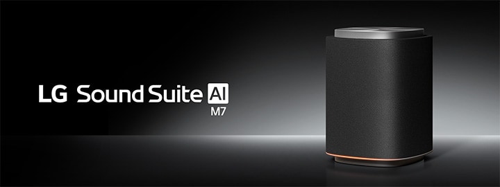 Altavoz inalámbrico LG Sound Suite M7 con un diseño negro con textura y una luz naranja para los sistemas de sonido envolvente inmersivo
