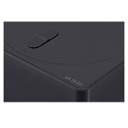 Gros plan légèrement incliné du boîtier Zero Connect Box avec le logo LG OLED sur le bord