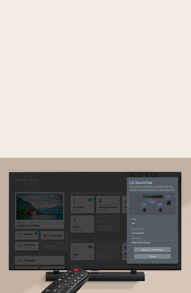 Une télécommande pointée vers un TV LG, montrant les paramètres sur la droite de l’écran.