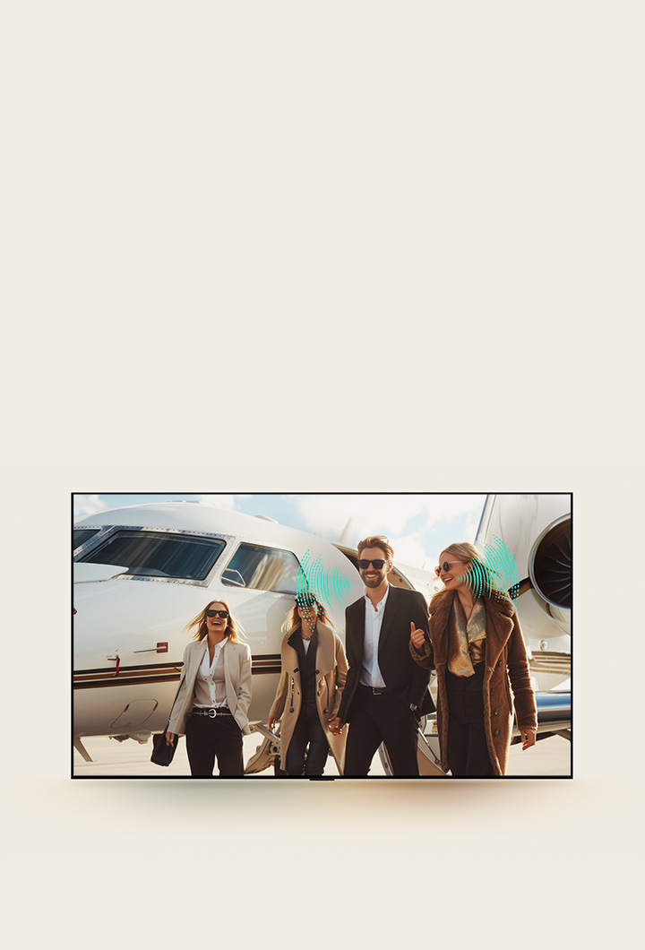 Un groupe de personnes marchant sur une piste d’aéroport. Derrière eux se trouve un avion. On dirait que le groupe vient de descendre de l’avion et que ses moteurs fonctionnent encore. Des ondes sonores abstraites proviennent de certaines personnes en train de parler, ce qui représente comment, malgré le bruit de fond, les voix peuvent être facilement entendues et comprises grâce à l’AI Voice Remastering.