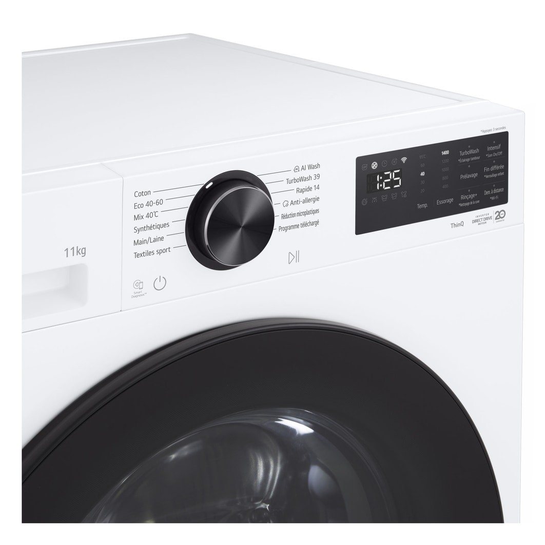LG front load washing machine detecting the shirts in a laundry room