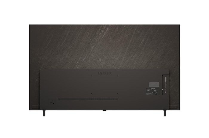 Gros plan d’un écran de LG OLED TV montrant le fonctionnement de la recherche par IA, AI Search. Une petite fenêtre de chat est ouverte, montrant comment l’utilisateur a demandé les jeux de sport disponibles. La recherche par IA a répondu par chat et en montrant des vignettes des contenus disponibles. On voit aussi une invite à faire une demande à Microsoft Copilot.