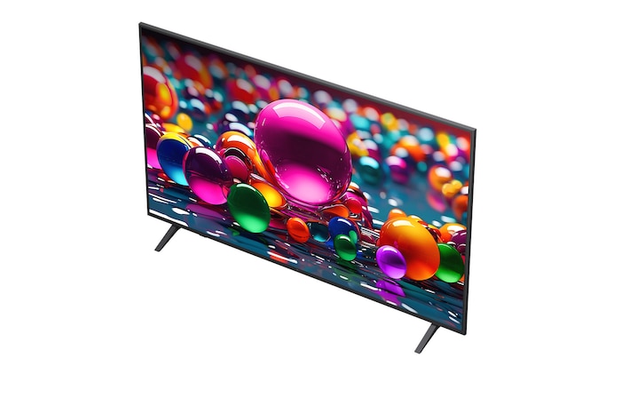 Comparaison avant et après de la façon dont la mise à l’échelle supérieure LG 4K améliore la qualité d’image. Deux panneaux montrant la même image d’un oiseau coloré assis sur une branche dans une forêt, le panneau de droite est estompé. Le titre évoque la façon dont la technologie de mise à l’échelle supérieure 4K améliore la résolution, la luminosité et la clarté. 